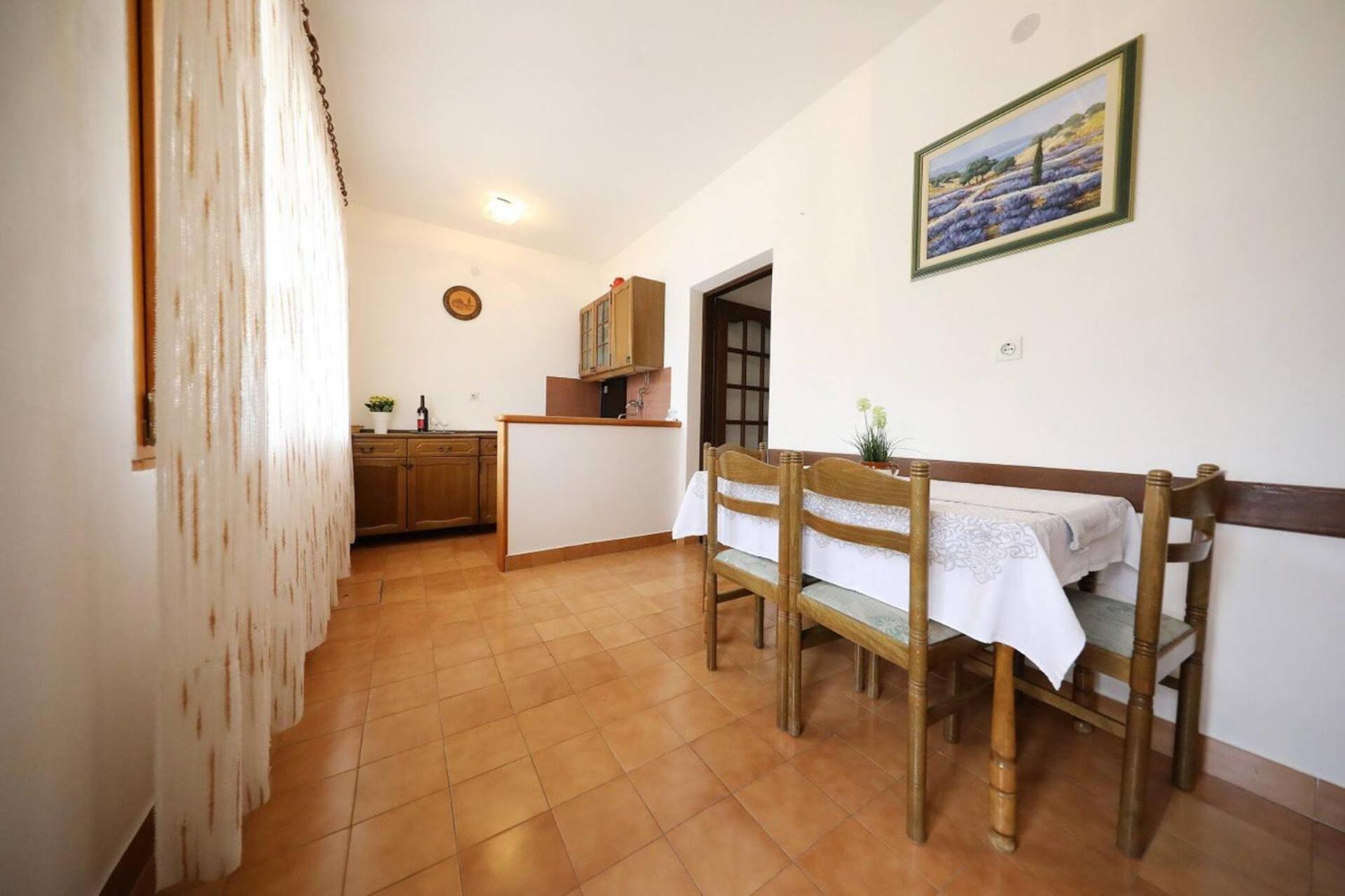 Knez - Relaxing Apartments Near The Sea On Mali Iz Exterior photo