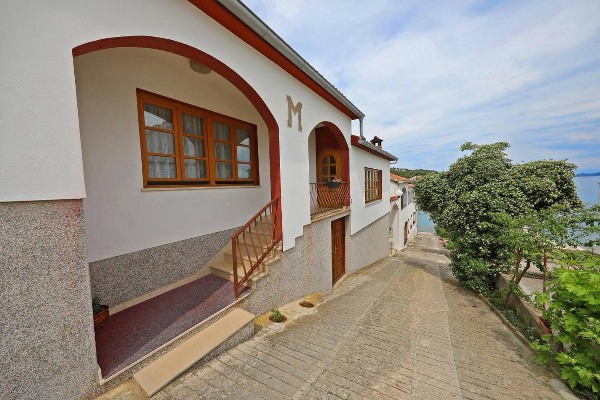 Knez - Relaxing Apartments Near The Sea On Mali Iz Exterior photo