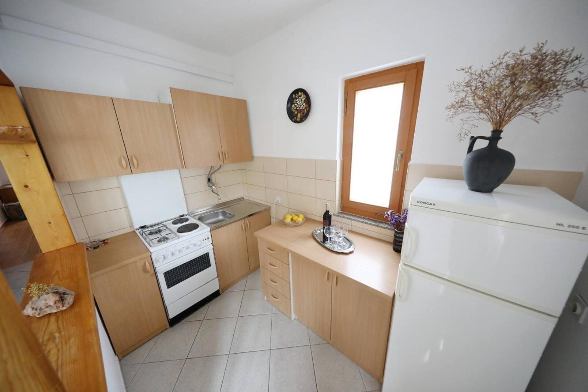 Knez - Relaxing Apartments Near The Sea On Mali Iz Exterior photo