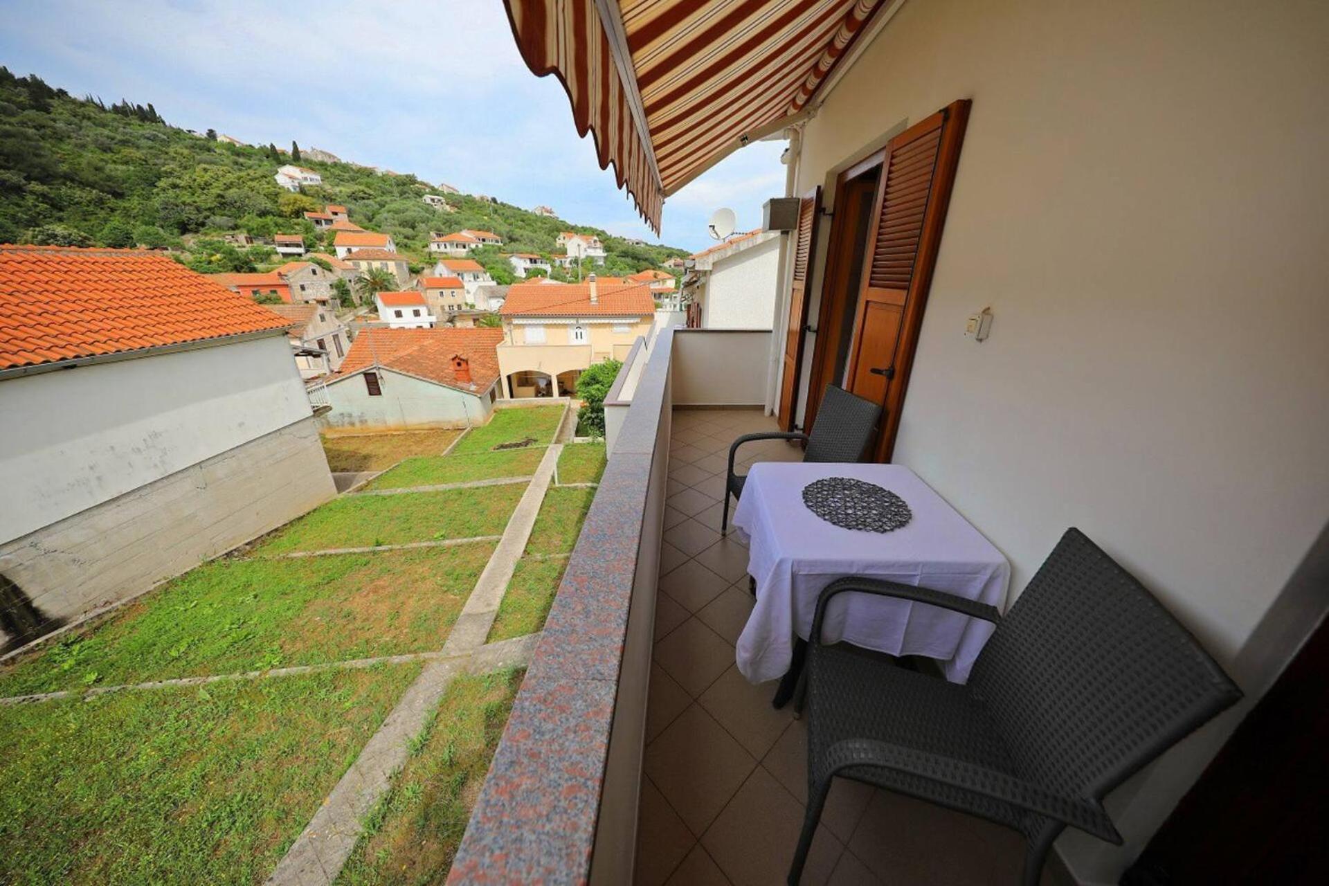 Knez - Relaxing Apartments Near The Sea On Mali Iz Exterior photo