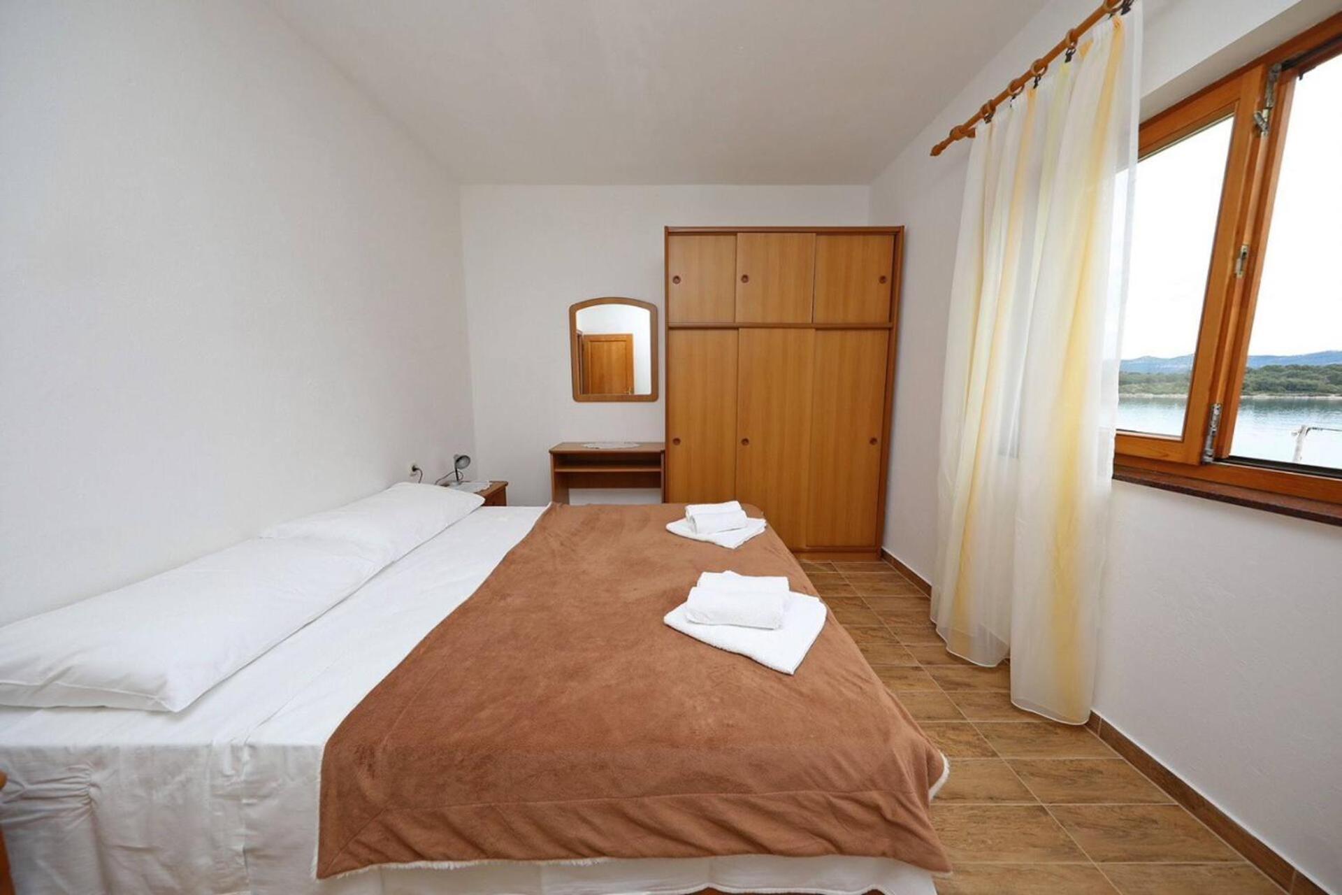 Knez - Relaxing Apartments Near The Sea On Mali Iz Exterior photo