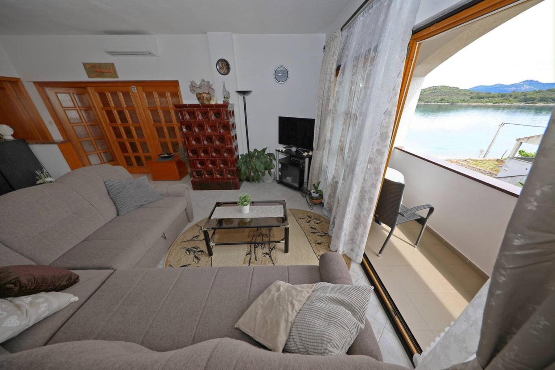 Knez - Relaxing Apartments Near The Sea On Mali Iz Exterior photo